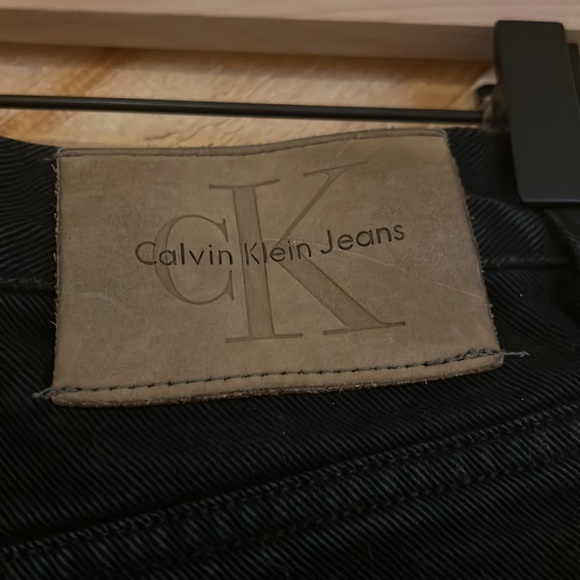 Calvin Klein Jeans Black Denim Shorts - Size 10 - Picture 4 of 6